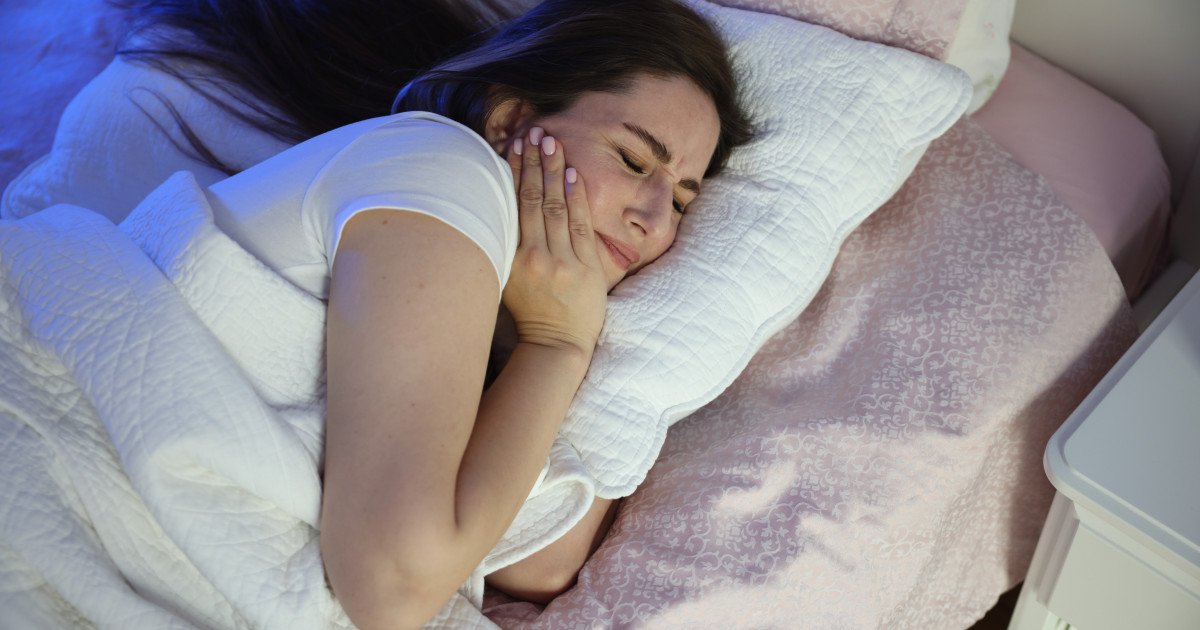 Bruxismul, o tulburare tot mai frecventă în societatea modernă, impactează sănătatea și calitatea vieții a tot mai mulți români Într-un peisaj societal în continuă schimbare, în care stresul și stilul de viață agitat devin reguli, o tulburare veche capătă o prezență tot mai pronunțată: bruxismul