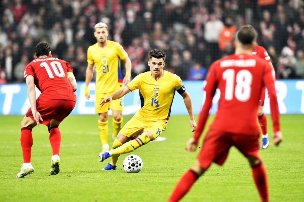 Fotbal amical cu schimbări surprinzătoare la Bratislava: România poate efectua până la 8 înlocuiri, UEFA a aprobat această flexibilitate Meciul amical dintre Slovacia și România, programat pentru marți, 31 martie, de la ora 21:45, promite să fie diferit față de meciurile obișnuite, cel puțin din punctul de vedere al strategiei de înlocuire a jucătorilor
