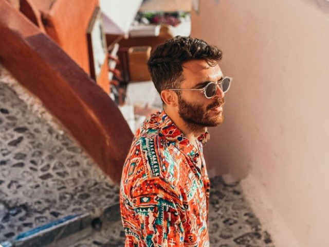 Dorinel Munteanu, un nume de legendă al fotbalului românesc, revine pe scena națională, dar de această dată în postura de selecționer al echipei naționale, într-un context în care federația caută soluții pentru revitalizarea squadrei tricolore