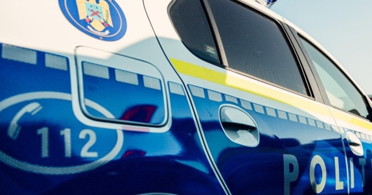 Un tânăr de 19 ani din județul Bacău a fost arestat preventiv după ce, în urma unui accident provocat pe autostrada A1 în județul Arad, a agresat un polițist în timpul transportului la spital pentru recoltarea de sânge