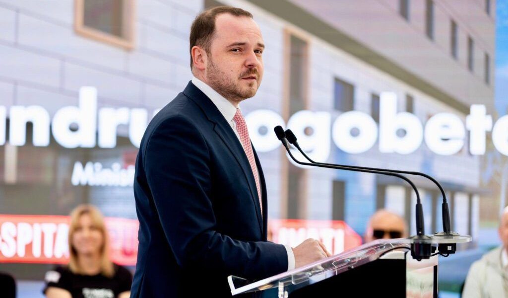 Ministrul Sănătății, Alexandru Rogobete, anunță un nou capitol pentru sistemul medical din România, caracterizat acum de modernizare și investiții masive în infrastructură și echipamente de ultimă generație