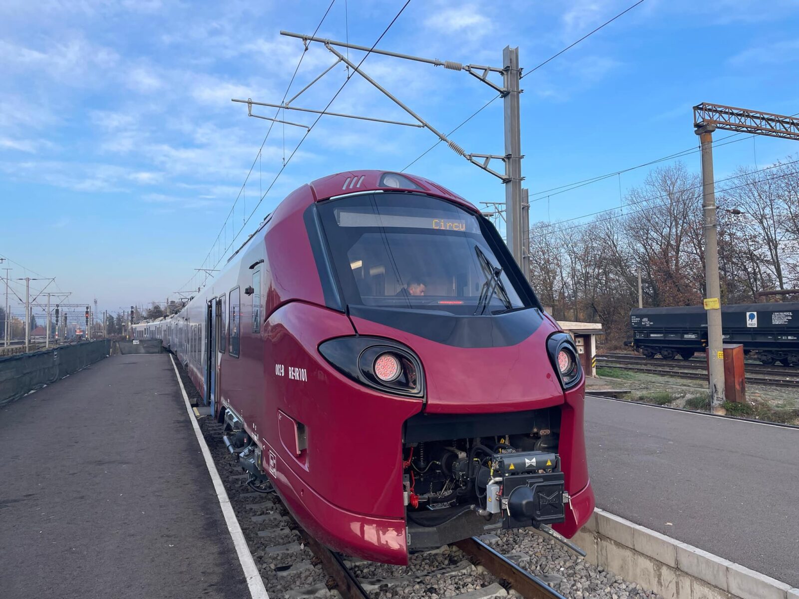 CFR Călători anunță lansarea unei rute inovatoare între București și Timișoara, o decizie menită să răspundă nevoii de modernizare și creștere a atractivității transportului feroviar în România