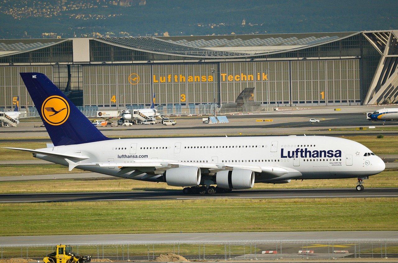 Lufthansa, una dintre cele mai mari și mai influente companii aeriene europene, anunță anularea unui număr semnificativ de zboruri destinate destinațiilor din Orientul Mijlociu, într-o mișcare care ridică semne de întrebare asupra stabilității operațiunilor sale în această regiune și impactului asupra pasagerilor