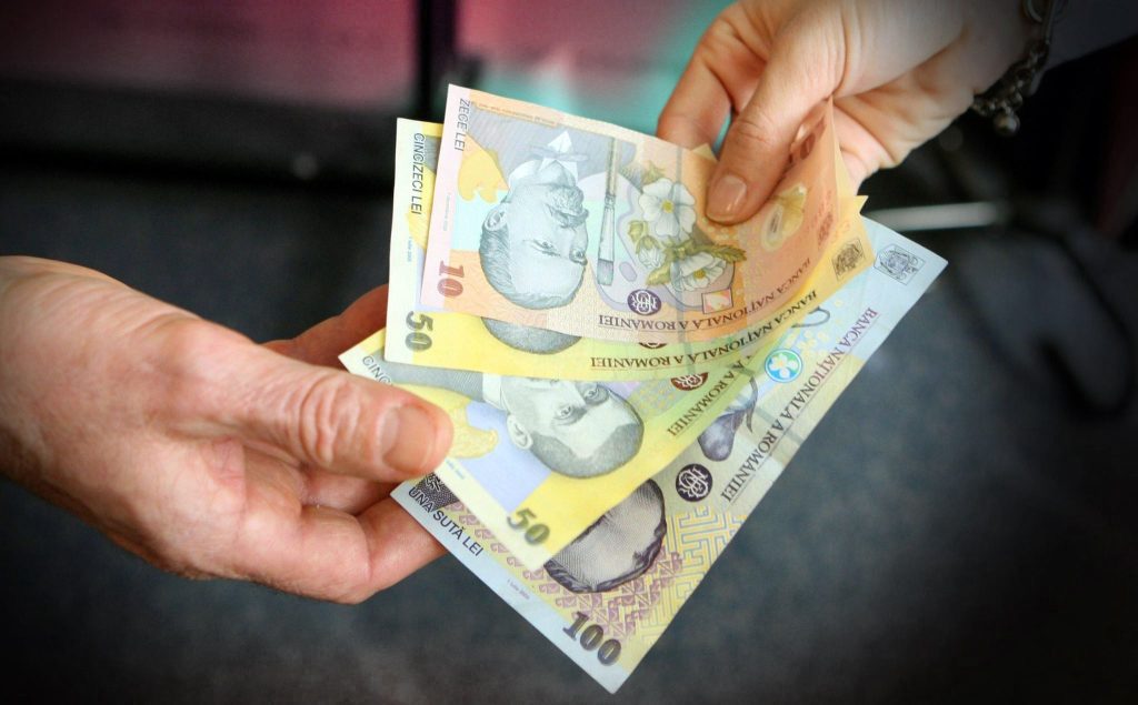 Guvernul pregătește un sprijin financiar semnificativ pentru pensionarii cu venituri mici, o măsură menită să atenueze impactul creșterii costurilor de trai asupra celor mai vulnerabili categorii