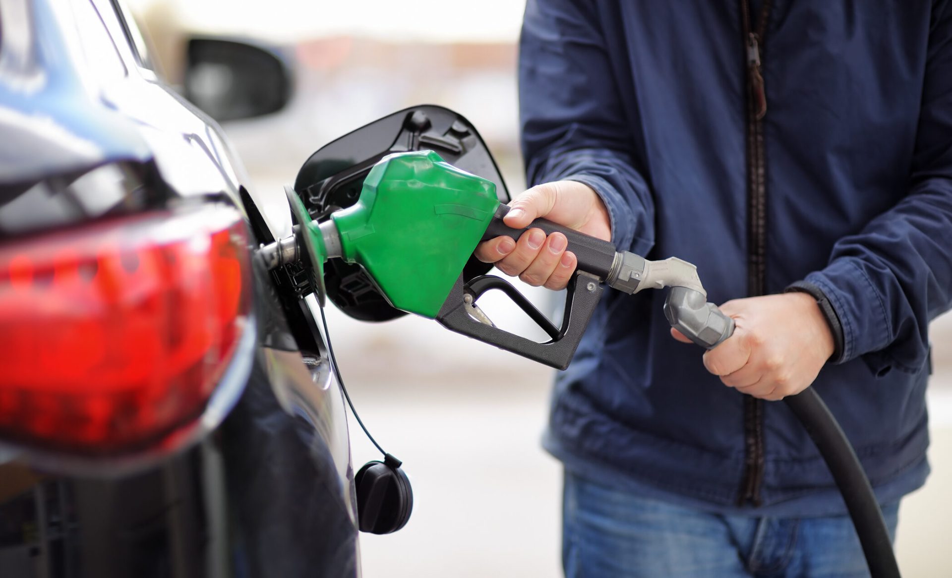 Ordonanța pentru carburanți, adoptată joi; PSD și PNL în conflict | Sindicate refuz întâlnirea cu Bolojan din cauza lui Grindeanu | PSD cere reducerea accizelor