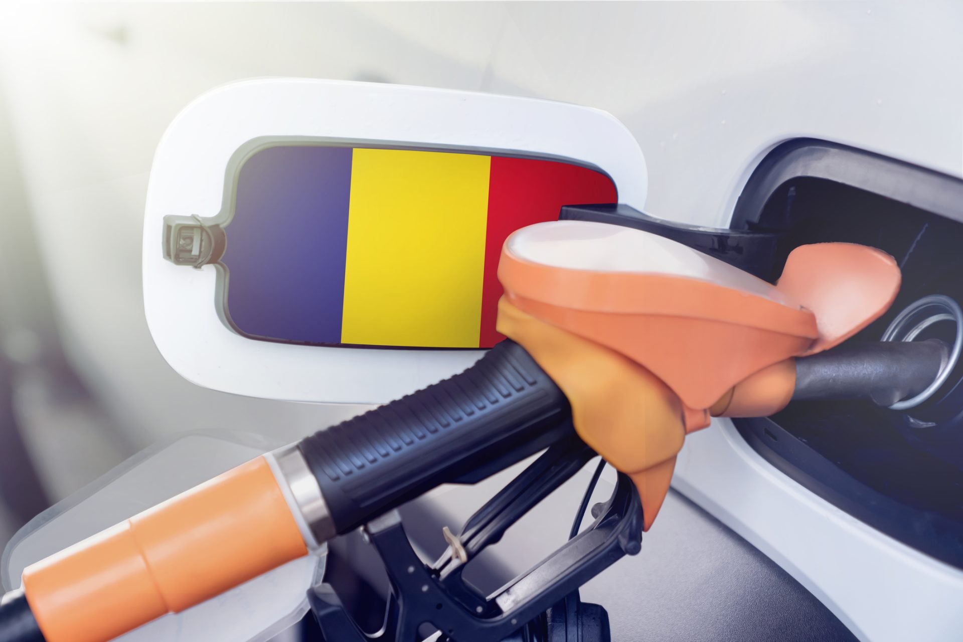 Guvernul României a decis joi să declare oficial situația de criză pe piața țițeiului și a produselor petroliere, prin adoptarea unei ordonanțe de urgență menită să limiteze efectele negative ale turbulențelor globale asupra economiei și consumatorilor locali