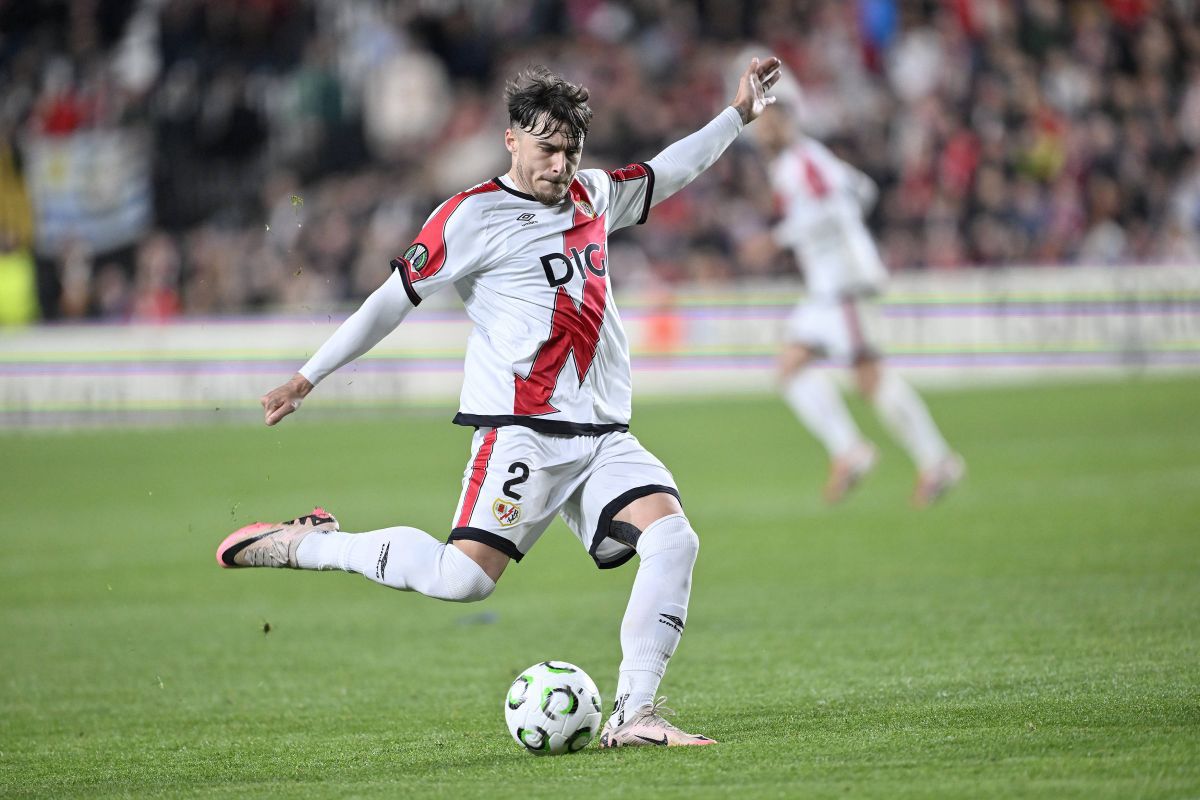 România va avea un reprezentant în semifinalele Conference League, după ce Răzvan Marin și Andrei Rațiu s-au calificat în „sferturi” Marile revelații ale sferturilor de finală ale Conference League, anunțate pentru data de 9 aprilie, aduc în prim-plan o reproducere a talentului românesc