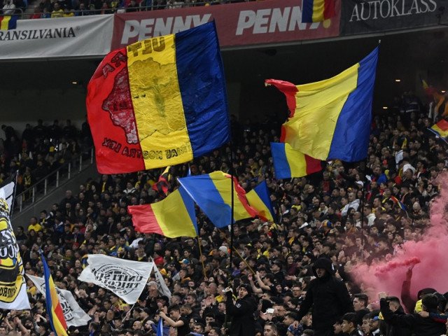 Pentru partida de joi seară dintre Galatasaray și FCSB, mii de fani români se așteaptă să fie prezenți în tribunele “infernului” de la Istanbul, într-un eveniment ce promite a fi unul de amploare, atât pentru suporteri, cât și pentru autorități