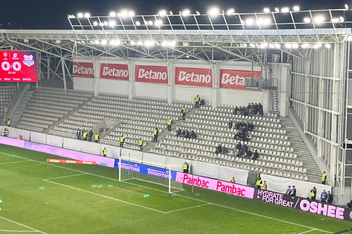 Protestul ultrașilor dinamoviști a zguduit atmosfera meciului de cupă dintre „câini” și Metalul Buzău, în cadrul sferturilor Cupei României, întrucât aceștia au decis să nu intre pe stadion pentru a-și plăti prezența la tribuna sudică, acuzând conducerea clubului de decizii considerate injuste