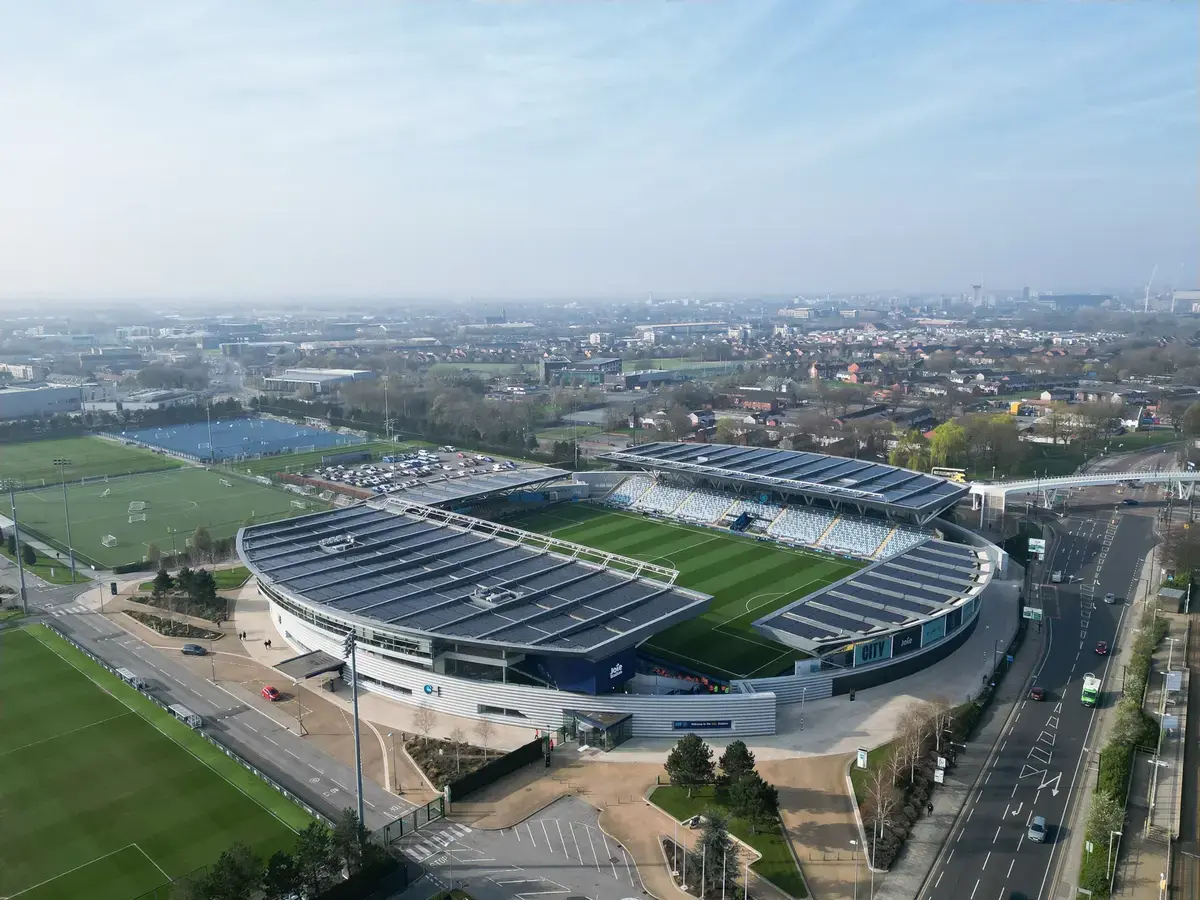 Manchester City extinde prezența sa în Statele Unite prin lansarea unui nou club de tineret Manchester City a anunțat oficial lansarea unui nou club de tineret în Statele Unite, marcând o etapă majoră în strategia sa de expansiune globală