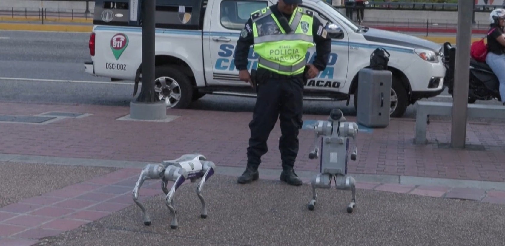 Venezuela folosește câini robot în patrule polițienești pentru proiectul „smart city”