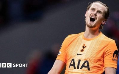 Spurs schimbă goalkeeperul după 3 goluri primite în 15 minute
