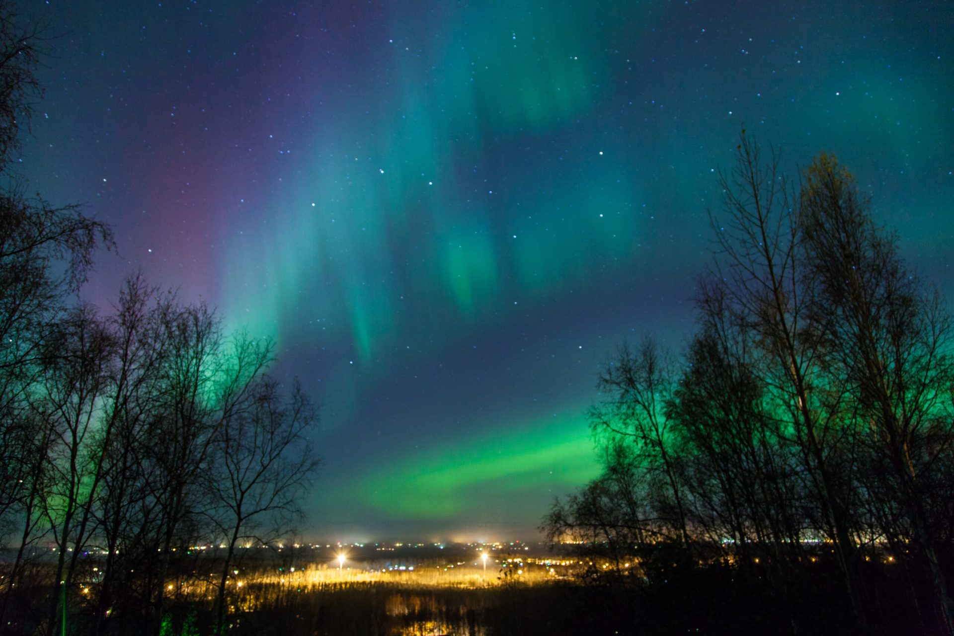 Furtună geomagnetică uriașă anunțată: aurora boreală spectaculoasă sau haos?