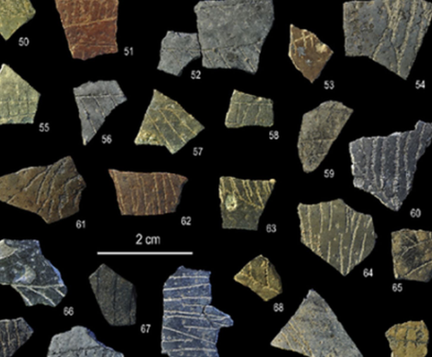 Cele mai vechi modele geometrice realizate de om, descoperite pe coji de ouă vechi de 60.000 de ani O descoperire fascinantă leagă istoria artei și a gândirii abstracte ale omenirii de unul dintre cele mai simple și fragile obiecte: coaja de ou de struț