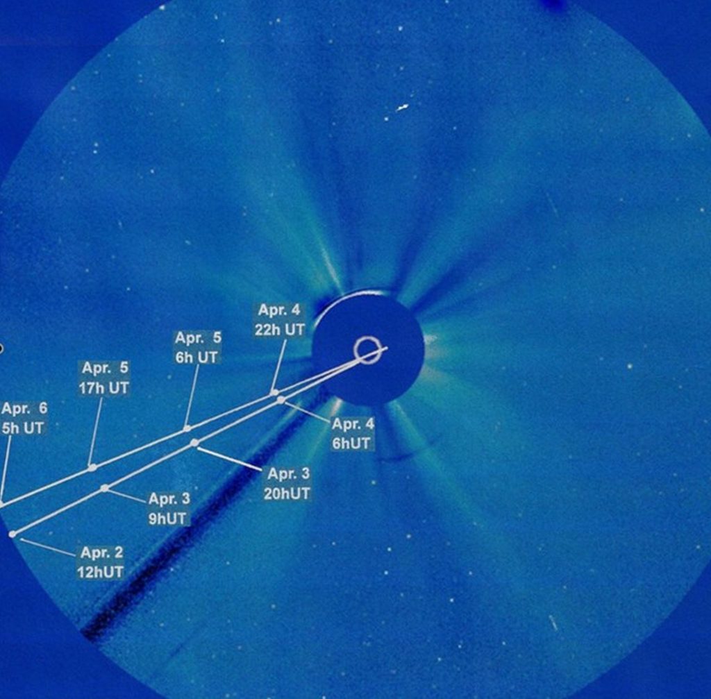 O cometă recent descoperită promite să ofere un spectacol spectaculos pe cer în lunile următoare, posibil chiar o „cometă de Paște” dacă va reuși să supraviețuiască trecerii pe lângă Soare