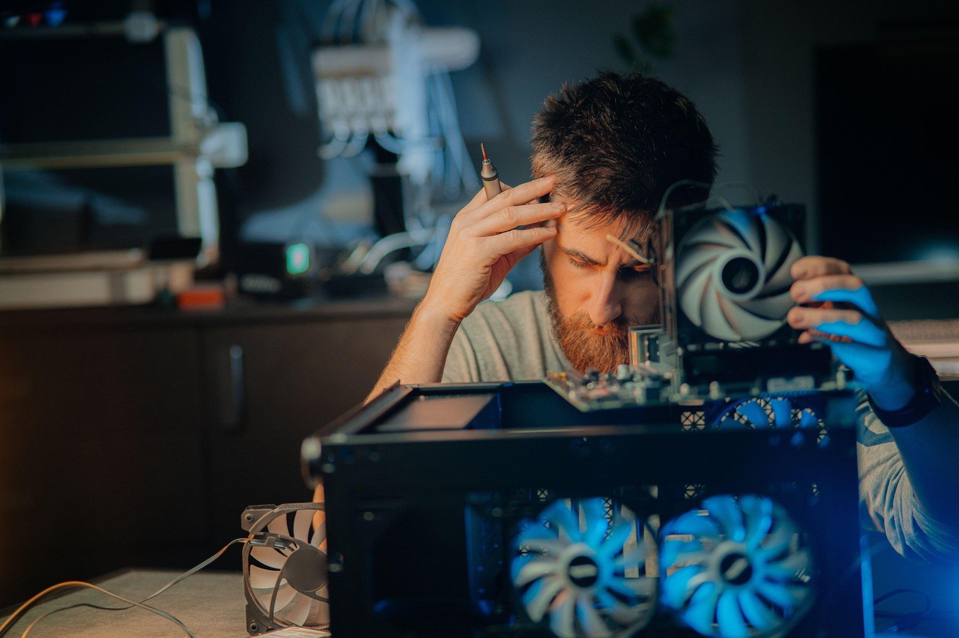 Cumpărăturile de componente second-hand pentru PC sunt adesea prezentate ca o oportunitate excelentă de a economisi bani, însă această abordare trebuie abordată cu precauție maximă