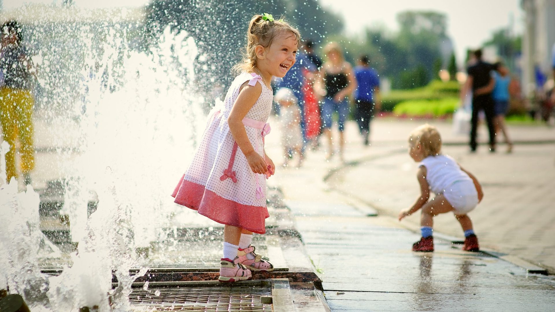 Scăderea natalității în Europa devine o provocare tot mai acută, afectând demografia și economiile statelor din întreg continentul