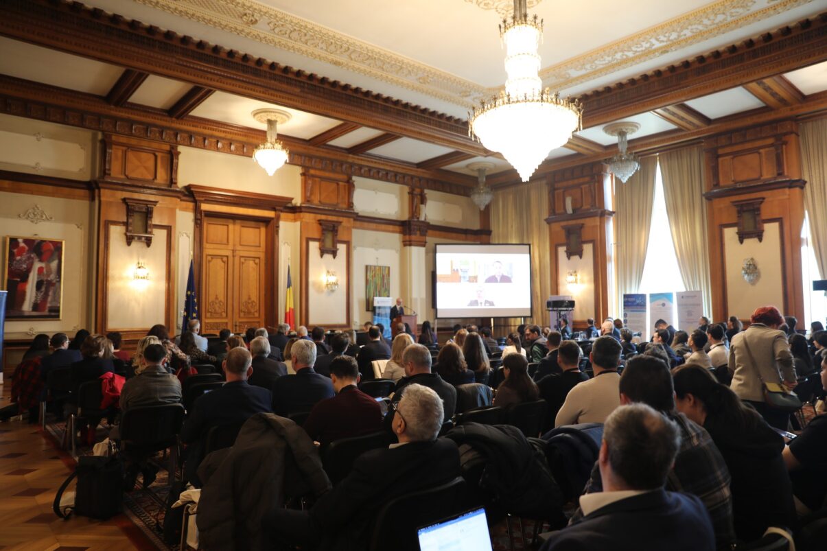 Bucureștiul devine centru de coordonare pentru aplicarea noilor reguli europene în securitatea digitală Odată cu intensificarea preocupărilor legate de securitatea cibernetică, experți, reprezentanți ai instituțiilor publice și ai industriei tehnologice s-au reunit recent la București pentru a discuta despre modul în care vor fi implementate noile reguli europene privind siguranța produselor digitale