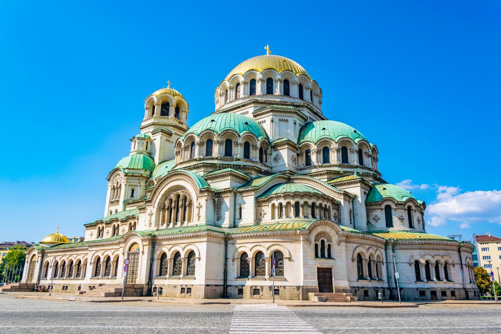 Bulgaria rămâne destinatia preferată a românilor pentru un concediu accesibil în 2026, dar succesul stă în planificare și tehnologii digitale În ciuda apariției multor alternative de vacanță în Europa, Bulgaria își păstrează statutul de opțiune preferată pentru români