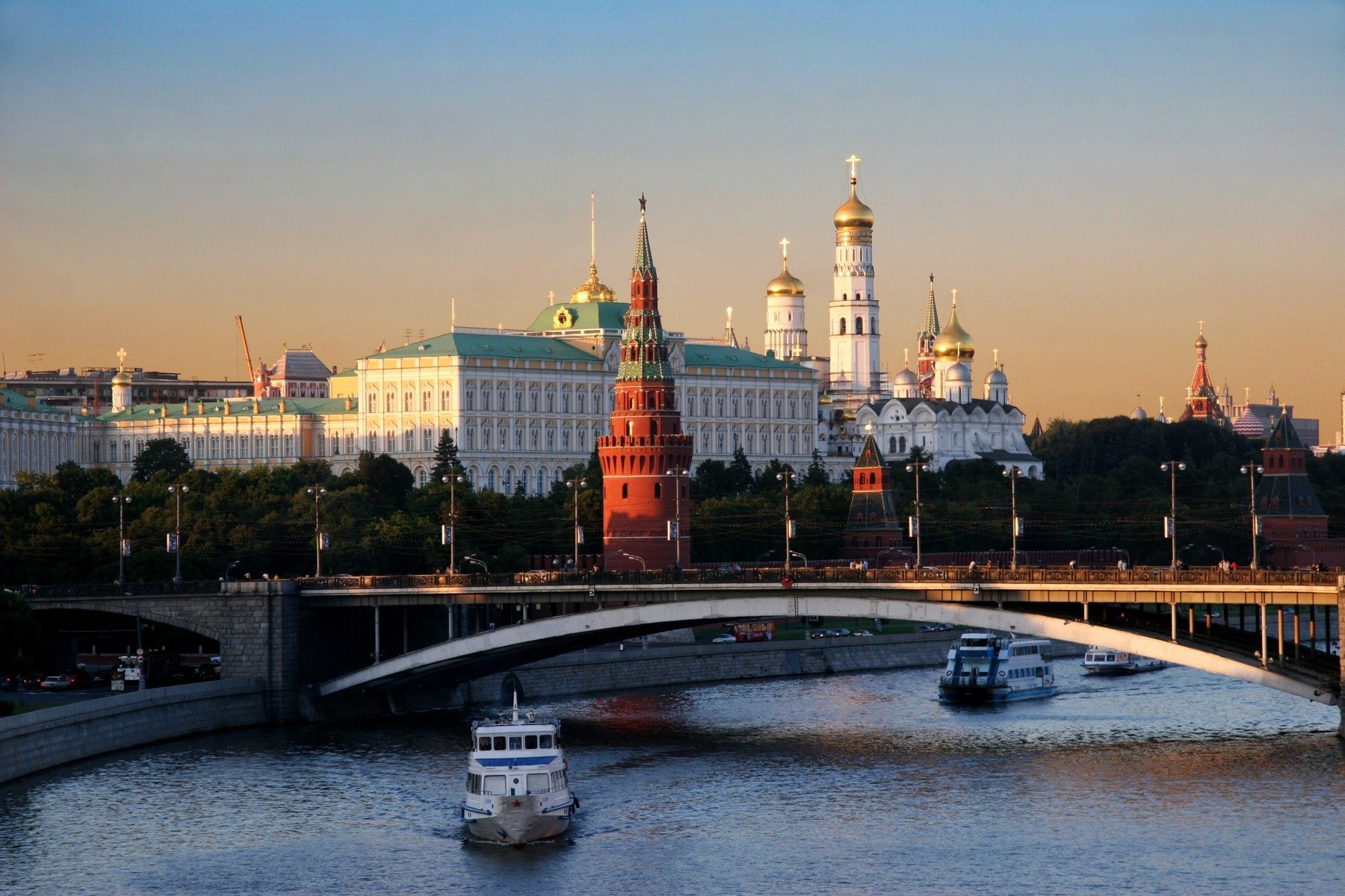 Russia dă o profesoară americană cu rădăcini sovietice în categoria „agent străin” Ministerul rus al Justiției a adăugat vineri numele Ninei Hrușciova pe lista celor considerați „agenti străini”, un gest care atrage, din nou, atenția asupra tensiunilor tot mai accentuate între Moscova și comunitatea internațională