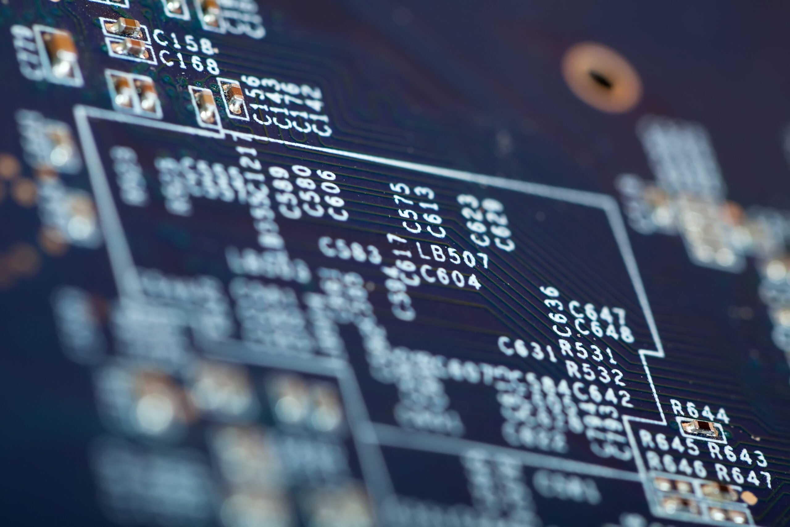 Codul IMEI: cheia de sigurantă pentru protecția dispozitivului tău mobil Într-o lume în care aproape fiecare persoană folosește un smartphone, siguranța și identificarea rapidă a dispozitivului sunt aspecte esențiale, mai ales în situații de furt sau pierdere