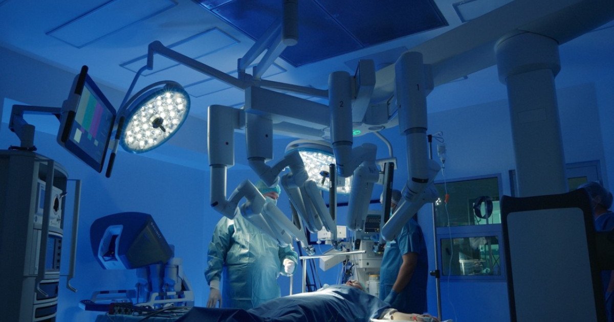 România investește pentru prima dată în tehnologie de ultimă generație în domeniul medicinii, anunțând alocarea unor fonduri pentru extinderea și modernizarea utilizării roboților chirurgicali