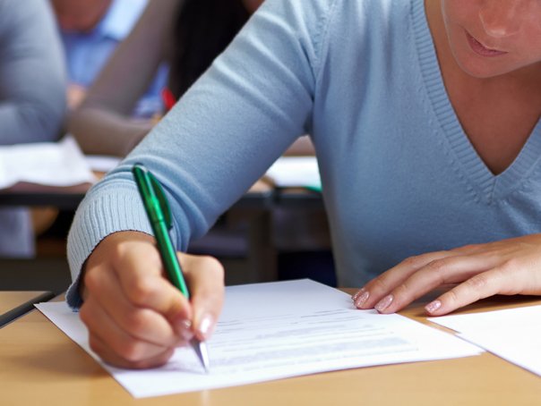 Elevii cu rezultate remarcabile pot deveni scutiti de Evaluarea Națională pentru admiterea în clasa a IX-a Ministerul Educației a lansat recent în consultare publică un proiect de ordin care ar putea modifica semnificativ modul de admitere în liceu pentru elevii cu performanțe deosebite