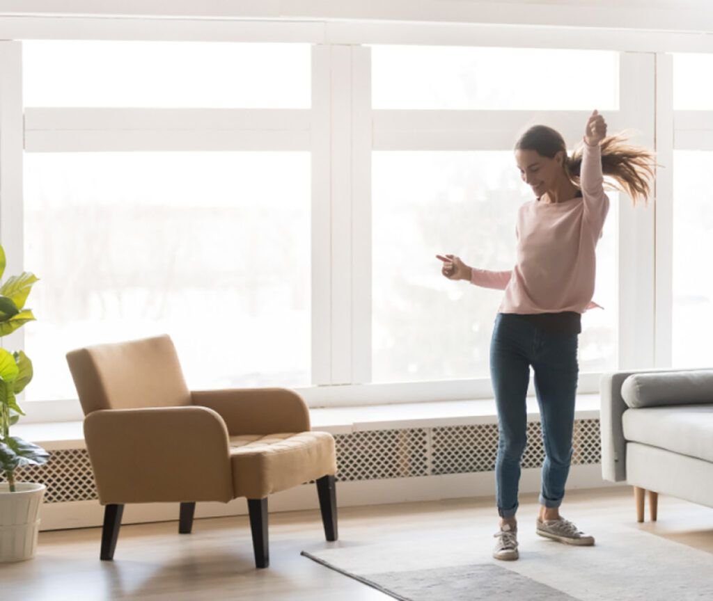 Descoperă tehnica de somatic shaking: soluția rapidă pentru eliberarea stresului și echilibrul nervos Neglijată sau adesea confundată cu simple tremurături, tehnica de somatic shaking, sau scuturarea somatică, promite să ofere o metodă simplă și eficientă pentru a reduce stresul acumulat în corp în doar câteva minute