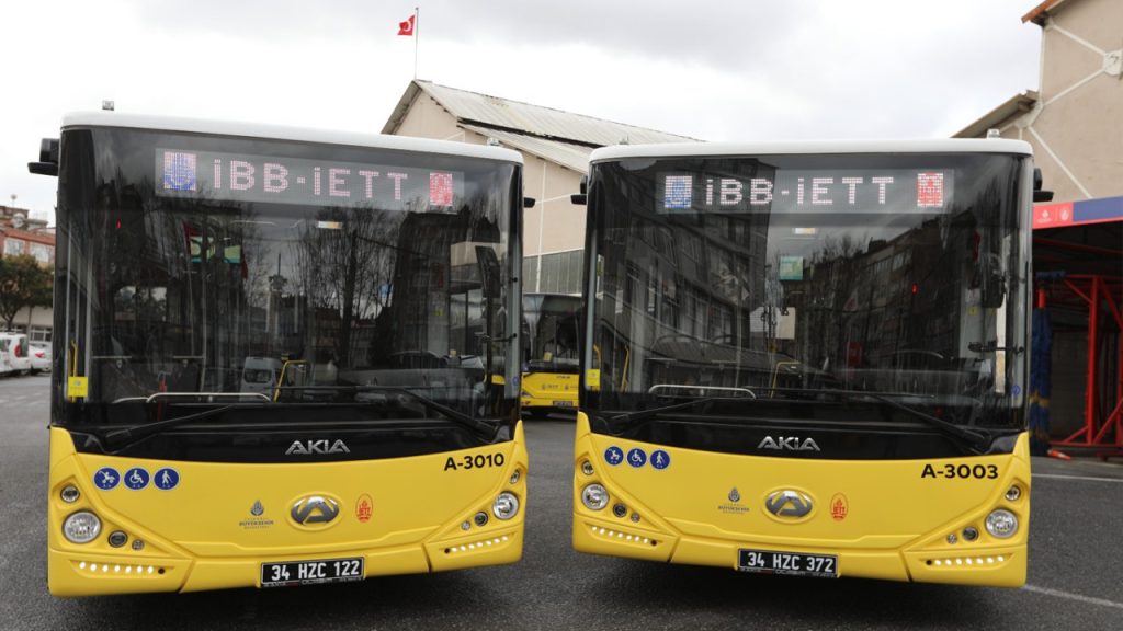 İETT a suplimentat cursele de transport pentru meciul Galatasaray-Liverpool, pentru o accesibilitate mai bună a fanilor Orașul Istanbul se pregătește pentru meciul mult așteptat dintre Galatasaray și Liverpool, programat pentru această seară, ora 20:45, la Ali Sami Yen Spor Kompleksi Rams Park
