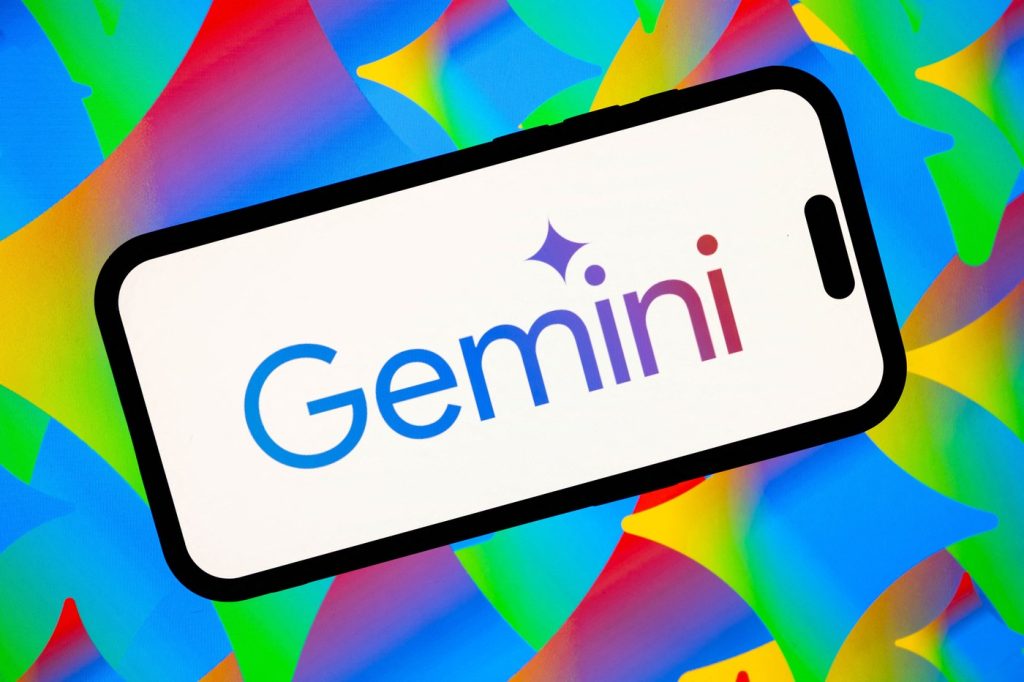 Google a lansat o nouă funcție menită să reducă frustrările utilizatorilor în utilizarea chatbotturilor AI, introducând posibilitatea de a importa conversațiile și memorii din alte platforme în Gemini, noul asistent virtual al companiei