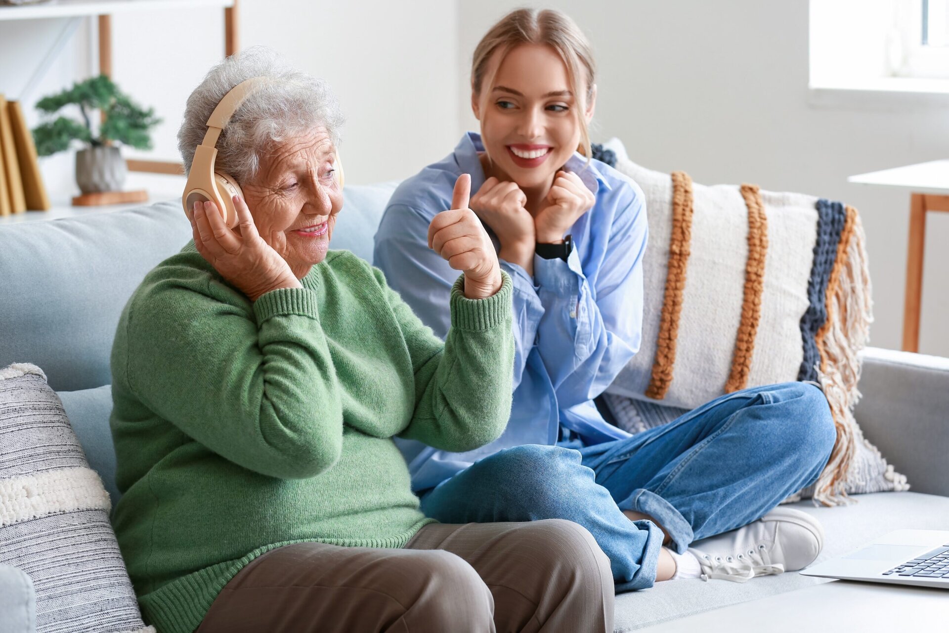 Departe de a fi doar un simplu difuzor al înțelepciunii tradiționale, limbajul celor mai în vârstă dospește uneori frustrări și neînțelegeri între generații, într-un mod aproape automat