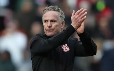Wrexham și Southampton se înfruntă într-un meci crucial pentru ambele echipe Meciul de marți seară dintre Wrexham și Southampton se anunță a fi unul de importanță majoră pentru ambele formații, cele două echipe ocupând în prezent locurile șase și șapte în clasamentul Campionatului