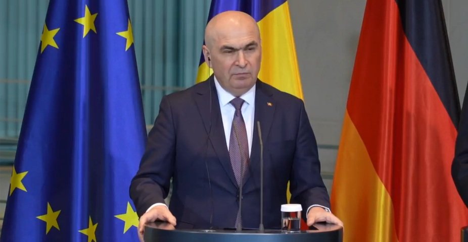 Premierul Ilie Bolojan despre amenințările PSD: demersurile sunt politice, nu grave În ciuda tensiunilor acutizate în ultima perioadă, premierul Ilie Bolojan a respins vehement orice pretenție de îngrijorare în legătură cu declarațiile și acțiunile social-democraților