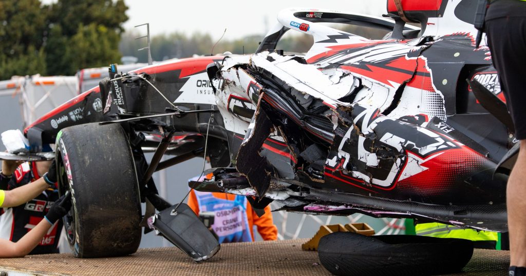 Accident grav în timpul GP al Japoniei: Olivier Bearman se izbește violent de parapet, provocând dezbateri privind siguranța în F1 Un eveniment neașteptat și periculos a marcat cursa de la Suzuka, după ce tânărul pilot Oliver Bearman a fost implicat într-un accident serios, lovind cu mare forță parapetul după ce a pierdut controlul monopostului