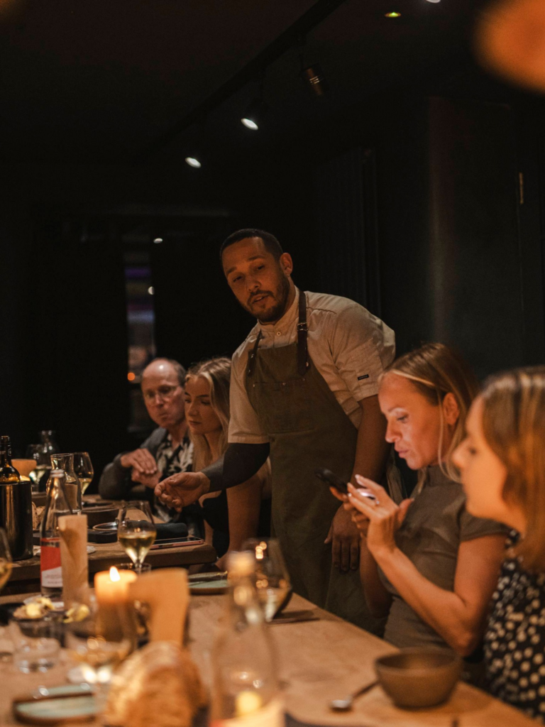 În plină eră a crizei economice și a costurilor în continuă creștere, restaurantele din Marea Britanie adoptă strategii inovatoare pentru a-și menține afacerile pe linia de plutire
