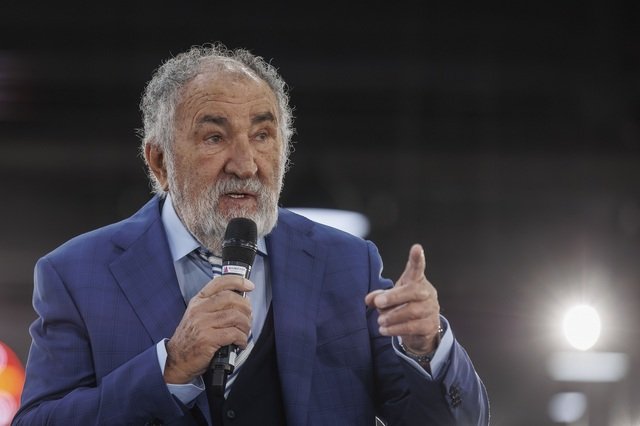 Antreprenori români domină topul miliardarilor în tehnologie: Ion Stoica și Matei Zaharia, pe primul loc, cu averi de 5 miliarde de dolari fiecare Ion Stoica și Matei Zaharia, fondatori ai companiei americane de software Databricks, contină să fie cei mai bogați români de pe lista miliardarelor globale, cu averi individuale estimate la 5 miliarde de dolari