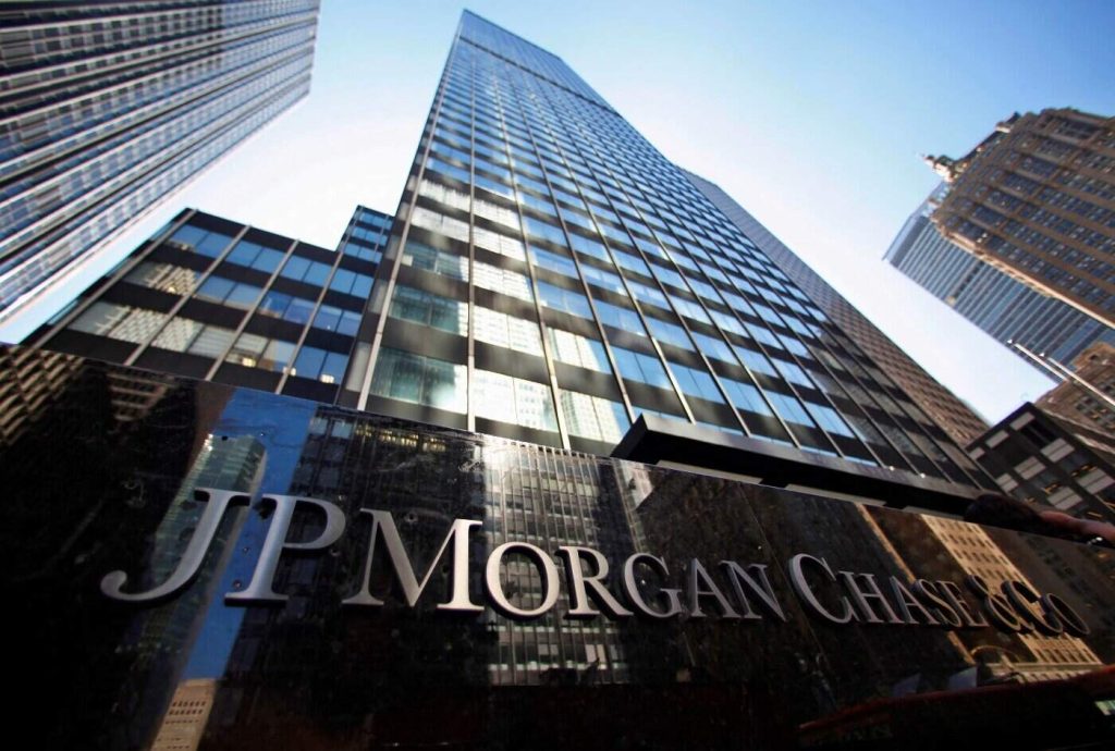 Investitorii trebuie să-și ajusteze strategiile în fața tensiunilor internaționale: JPMorgan recomandă reducerea expunerii în piețele emergente După recentul escaladare a tensiunilor globale generate de atacul militar al Statelor Unite asupra Iranian, investitorii sunt avertizați să-și reevalueze pozițiile în piețele emergente