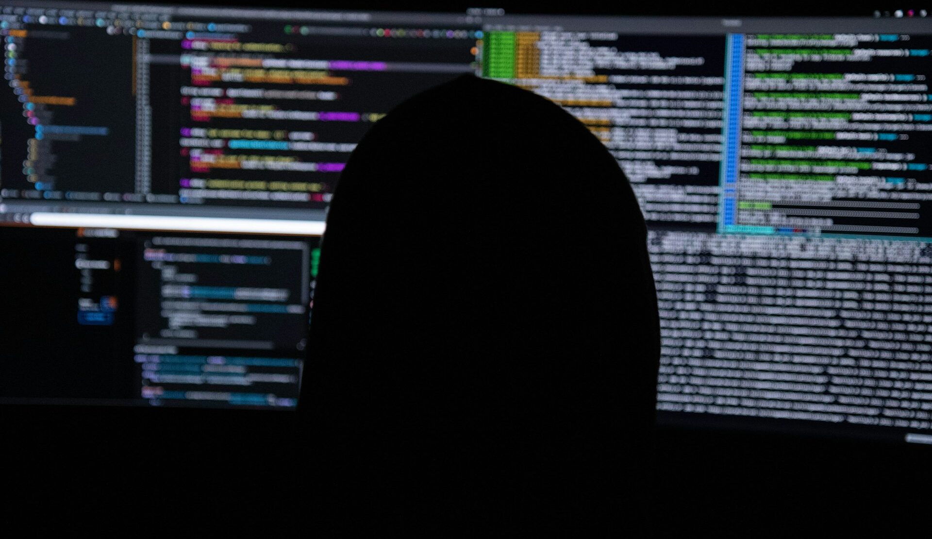 Procurorii DIICOT au coordonat o acțiune internațională de amploare împotriva unei rețele globale suspectate de furnizarea de servicii ilegale de anonimizare pe internet, utilizate de infractori cibernetici din întreaga lume