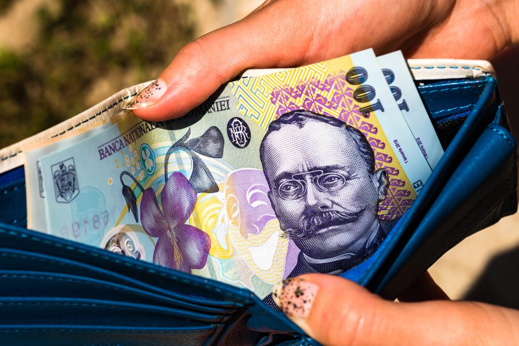 ANAF a făcut recent un pas important în simplificarea și încurajarea conformării fiscale, introducând o bonificație de 3% din impozitul datorat pentru persoanele fizice care depun Declarația Unică 2026 și achită obligațiile fiscale la termen