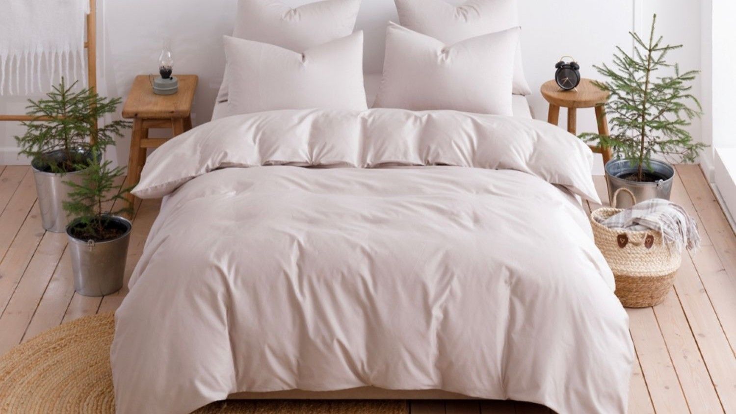 Alegerea lenjeriei de pat nu ar trebui să se limiteze doar la preferințele estetice sau la culoarea care se potrivește cel mai bine cu decorul dormitorului