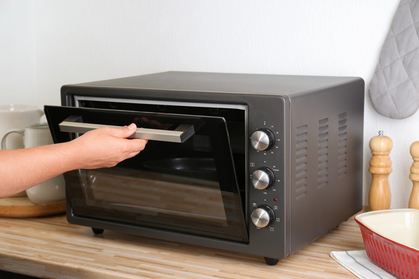 Metode eficiente de curățare a mini-cuptorului electric