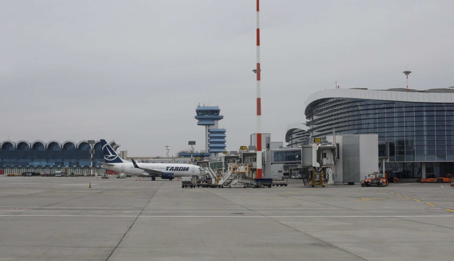 Aeroportul Internațional Henri Coandă din București se află pe cale să înscrie o etapă majoră în procesul de modernizare a infrastructurii sale, odată cu anunțarea participării a 12 companii și asocieri de firme în licitația pentru reabilitarea și extinderea Pistei nr