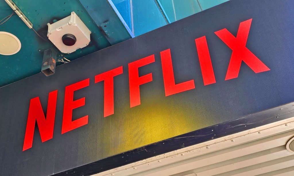 Netflix, unul dintre cei mai mari jucători în domeniul streaming-ului video, a anunțat recent o serie de majorări de prețuri, în contextul unei strategii de extindere și diversificare a conținutului