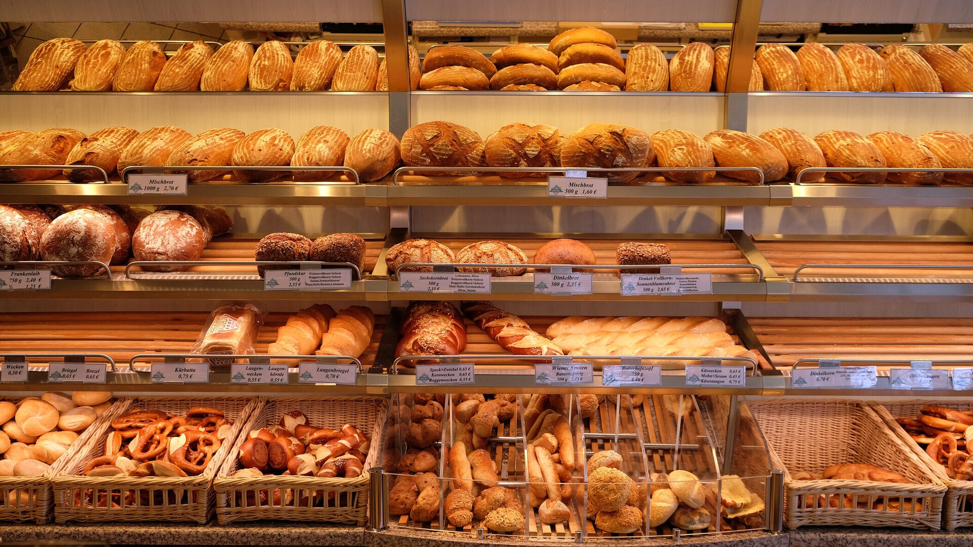 ANSVSA retrage mai multe loturi de pâine din magazine.