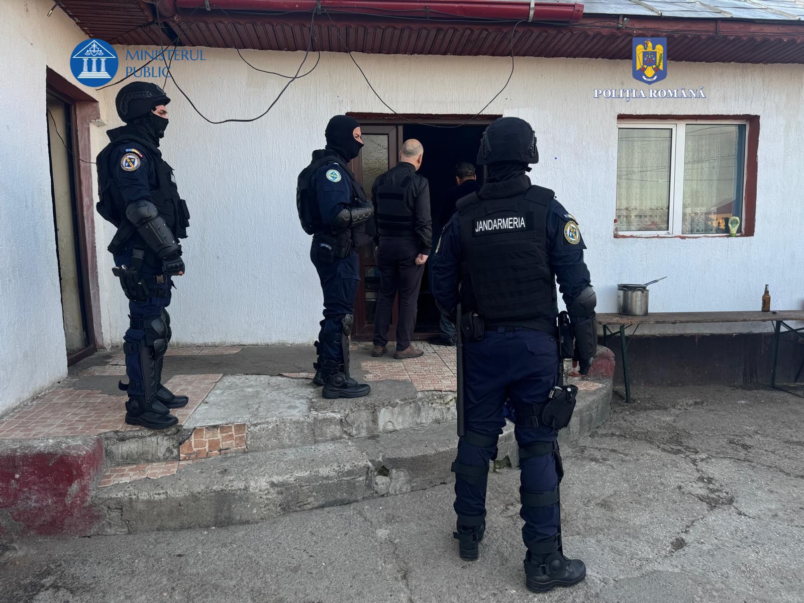 Sechestru de 47 milioane euro pe bunurile a 14 persoane acuzate de înșelăciune și spălare de bani în cazul deșeurilor fictive