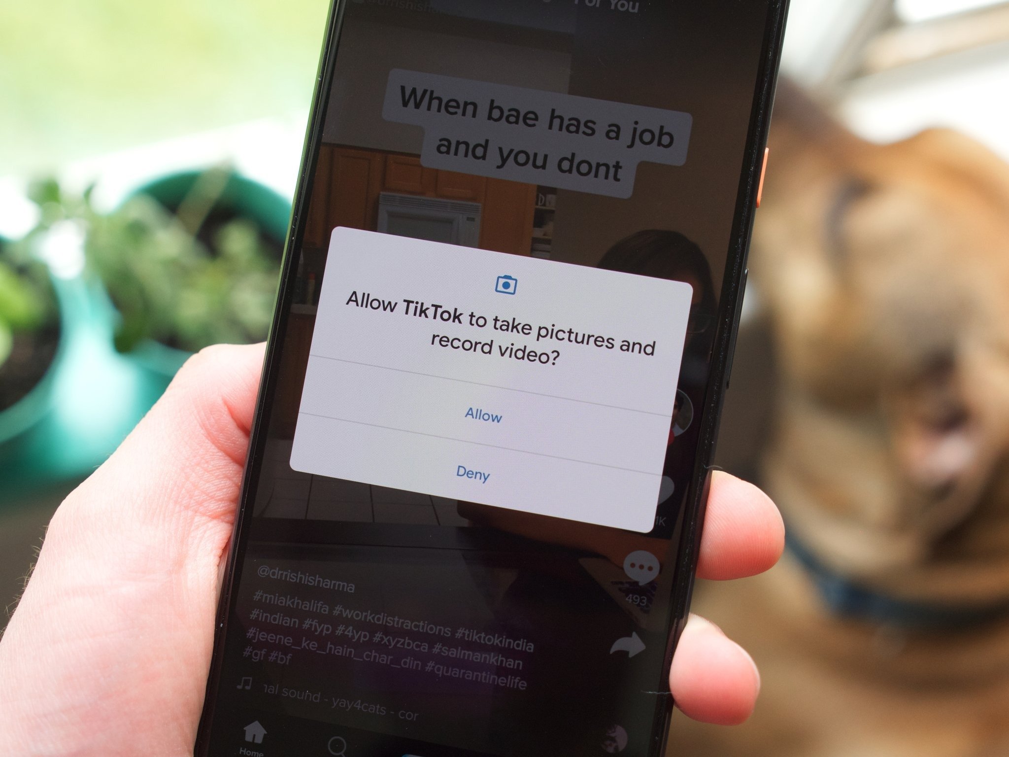 Verificarea permisiunilor aplicațiilor pe Android a devenit o necesitate în era digitală, unde datele personale sunt o monedă de schimb