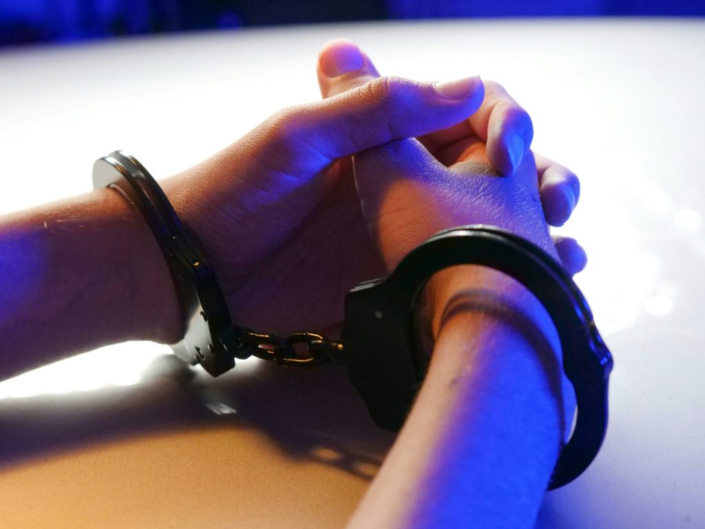 Doi suspecți de spionaj în Germania, acuzați că au furnizat informații către serviciile secrete ruse Justiția germană a emis, marți, informații privind arestarea a doi cetățeni coinvoltați într-un scandal major de spionaj, având ca țintă un nume important din sectorul apărării din Germania