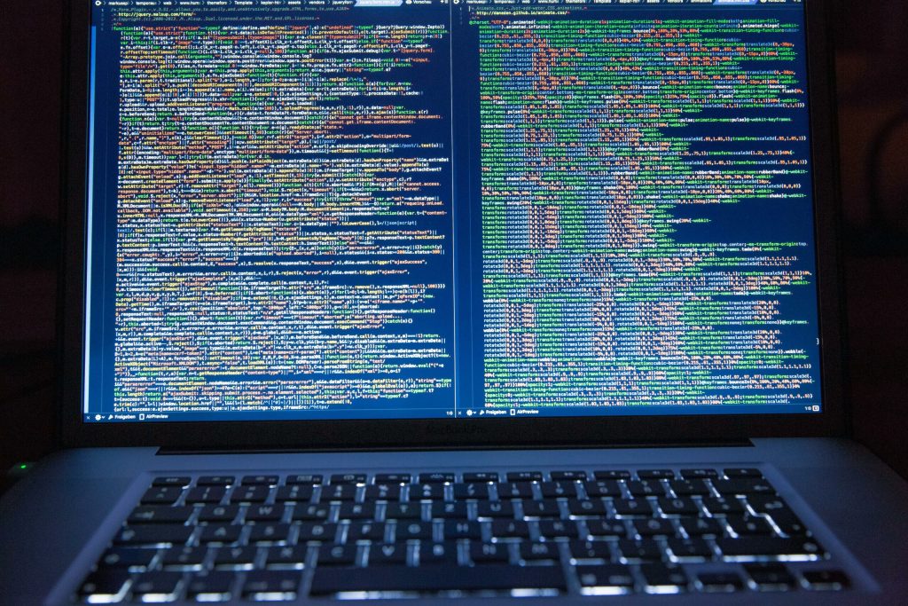 Atac cibernetic asupra platformelor MAE: Site-urile oficiale au devenit temporar inaccessibile Un atac cibernetic de tip DDoS a vizat recent site-urile oficiale ale Ministerului Afacerilor Externe, generând indisponibilitate temporară și încetiniri în funcționare