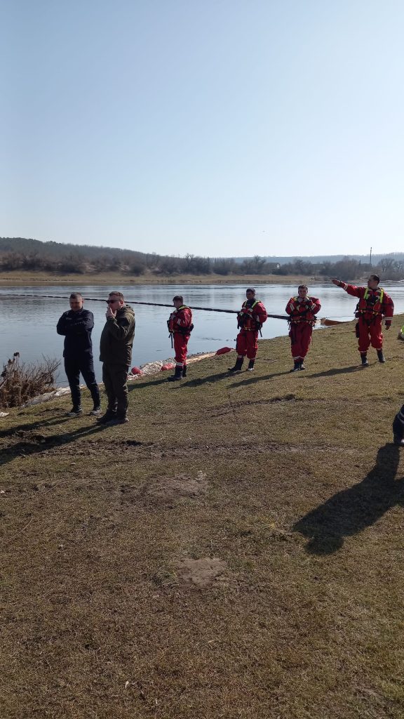 Romania a răspuns prompt la criza ecologică din Republica Moldova, acordând gratuit o asistenta internațională pentru a ajuta la gestionarea poluării severe provocate de deversarea substanțelor toxice în sectorul amonte al fluviului Nistru