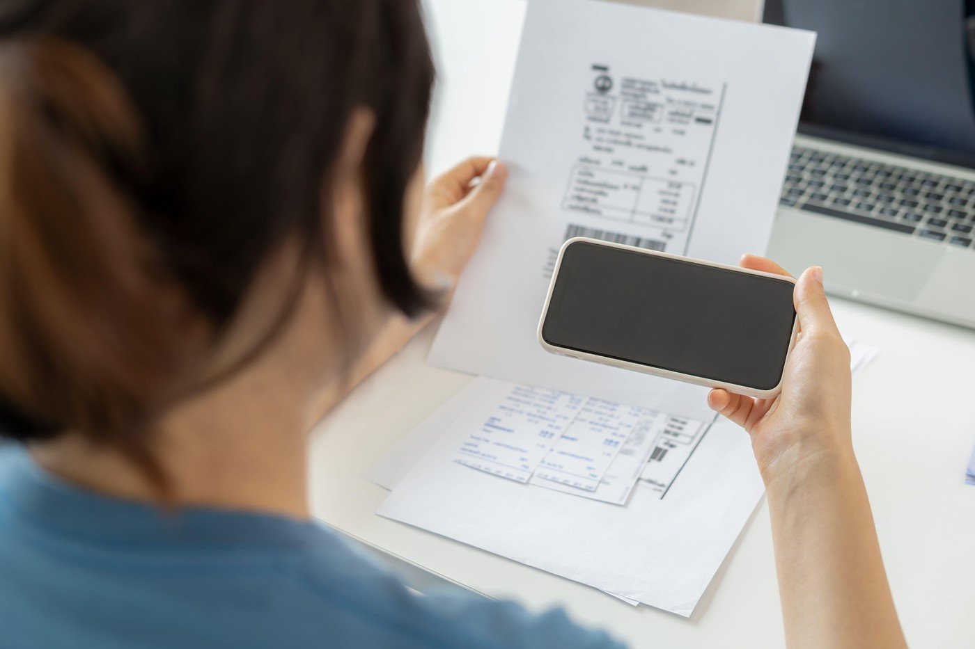 România se află în fața unui moment important în digitalizarea serviciilor publice, odată cu pregătirea pentru lansarea unui portofel electronic de identitate, care promite să aducă un nivel superior de control și securitate pentru cetățeni, precum și eficiență în relația cu instituțiile statului